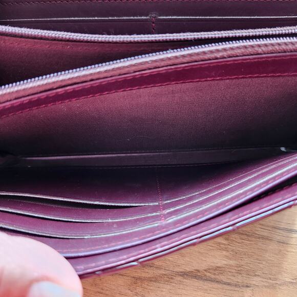 Chanel CC Brilliant Matelasse Patent Leather Burgundy Quilted Wallet - Picture 6 of 9